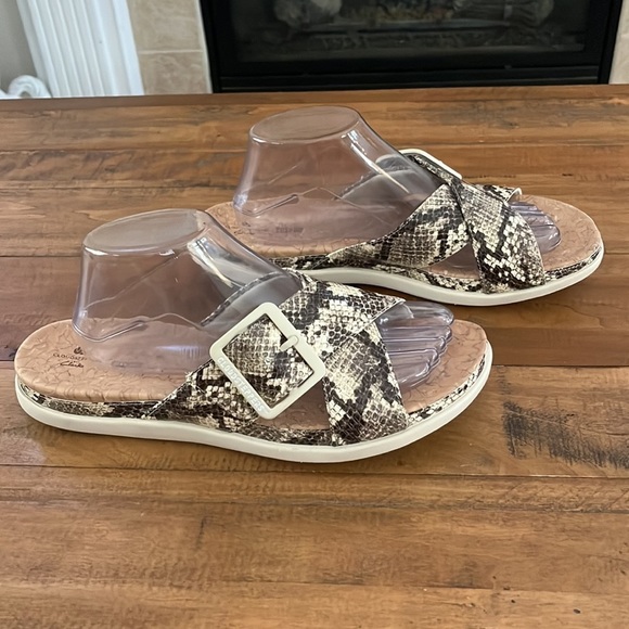 Clarks Cloudsteppers Snakeskin Sandals - Picture 3 of 9